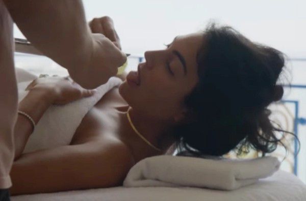 看来对西部片的修正似乎使其失去了某种令人愉快的东西(也许是美国神话)，而代之以更为集中的针对逐渐膨胀的男人的自负，没有任何一个明星能比伊斯特伍德更好地表现出这样一种新型的、更具危险性的男人。